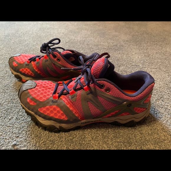 Merrell hiking shoes.  Women’s size 8 - Picture 4 of 7